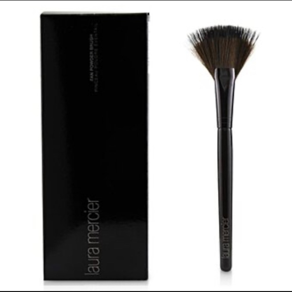 Laura Mercier Fan Powder Brush BNIB 📦